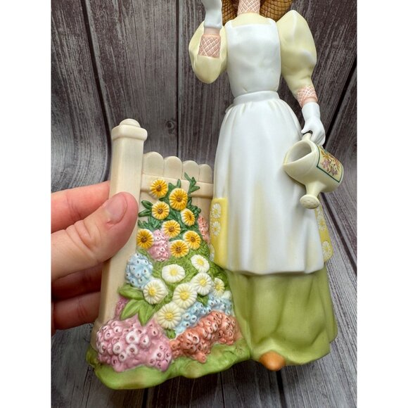 Avon Sales Achievement Award Figurine 2008 Presidents Club Mrs Albee - Picture 5 of 11